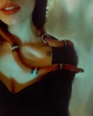 OnlyFans account  fragile.marianne header 2