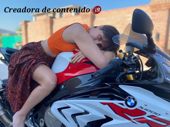 OnlyFans cuenta vania_miloo header 2
