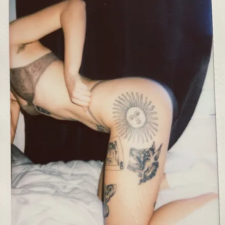 OnlyFans cuenta kikikissed header 2