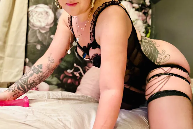 OnlyFans cuenta charlotteshhadow header 2