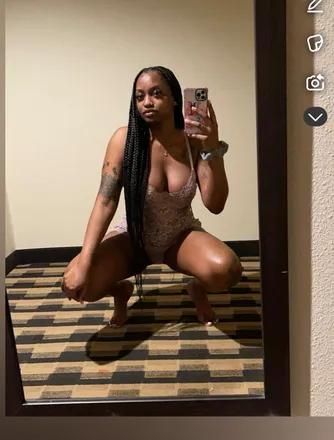 OnlyFans cuenta xix_peachy header 2