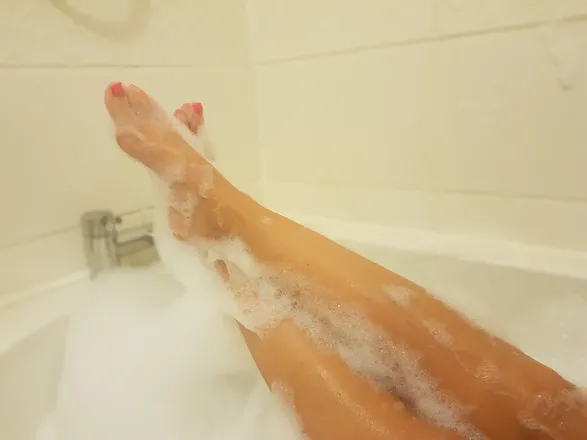 OnlyFans account  happyfeetsexysoles header 2