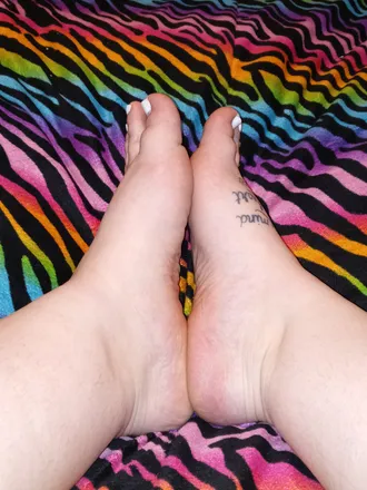 OnlyFans account  footfetishqueenxoxo header 2