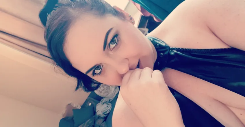 OnlyFans cuenta naughtyrobyn header 2