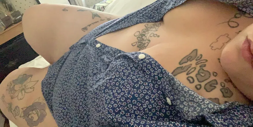 OnlyFans cuenta peachnexxxtdoor header 2