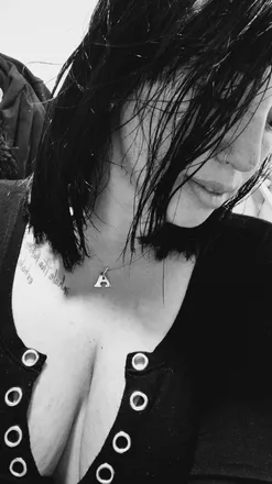 OnlyFans cuenta anita-22 header 2