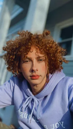 OnlyFans cuenta curlyheadj416 header 2