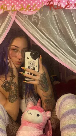 OnlyFans cuenta smolgothbabexx avatar 1