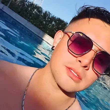 OnlyFans account  guaumauxxx avatar 1