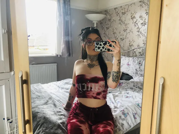OnlyFans cuenta laura_x header 2