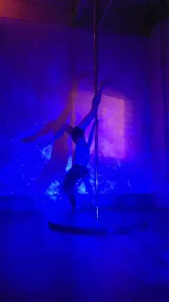 OnlyFans cuenta theluxuriousluxofficial header 2
