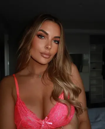 OnlyFans account  iamsarahharris avatar 1