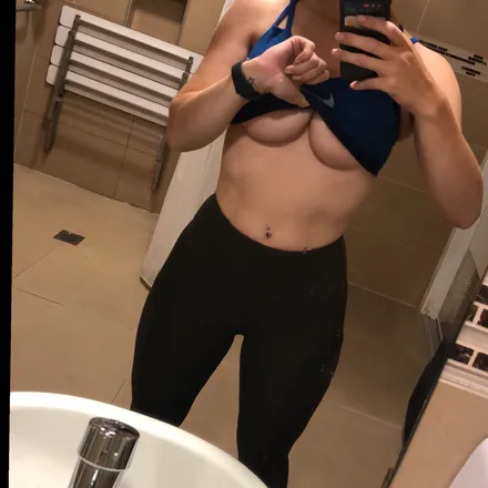 OnlyFans cuenta u213676401 header 2