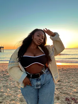 OnlyFans cuenta belleworldxo header 2