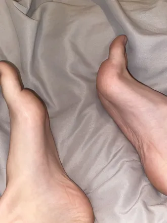 OnlyFans cuenta laurafeetpics9 header 2