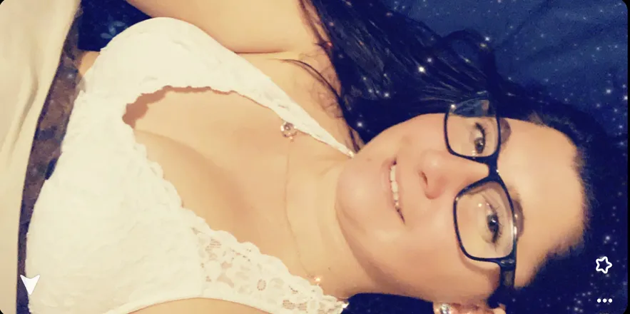 OnlyFans account  handsfull header 2