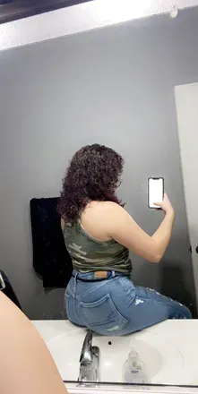 OnlyFans cuenta simple_livingxx avatar 1