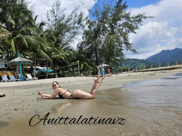 OnlyFans cuenta anittalatinavz header 2