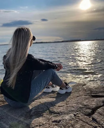 OnlyFans cuenta bellablondyna header 2