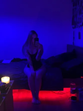 OnlyFans account  luce23 header 2