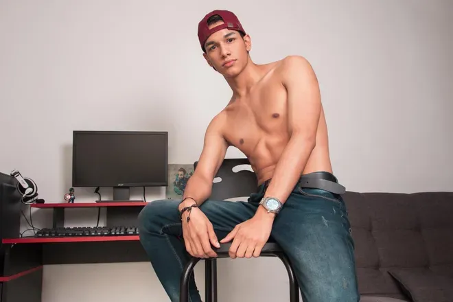 OnlyFans of amateur_bigcock