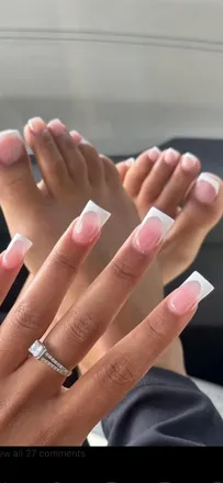 OnlyFans account  moemoneey header 2