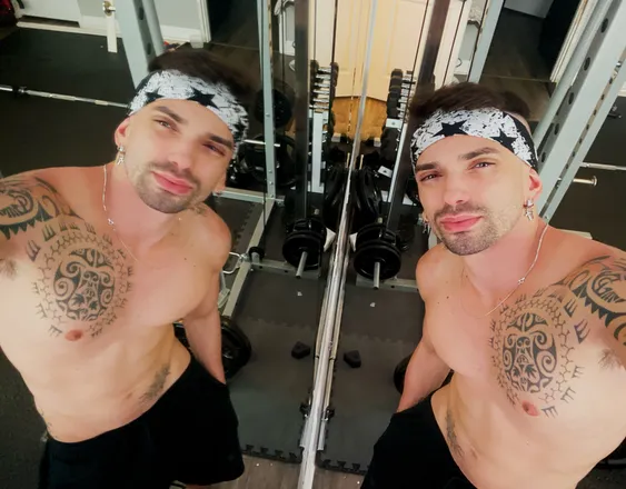 OnlyFans cuenta rickycooper header 2