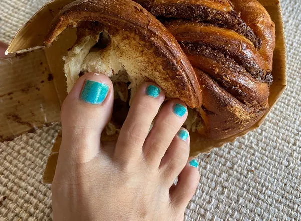 OnlyFans account  eat_with_my_feet header 2