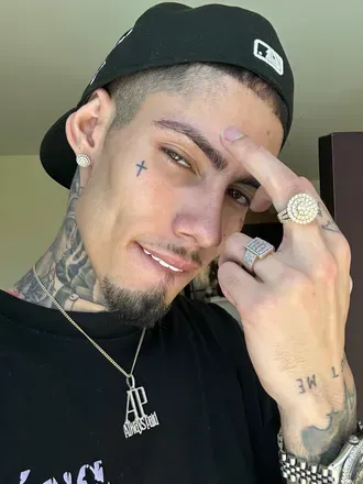 OnlyFans cuenta lil2oz header 2