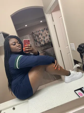OnlyFans cuenta chocolatecheri15 header 2