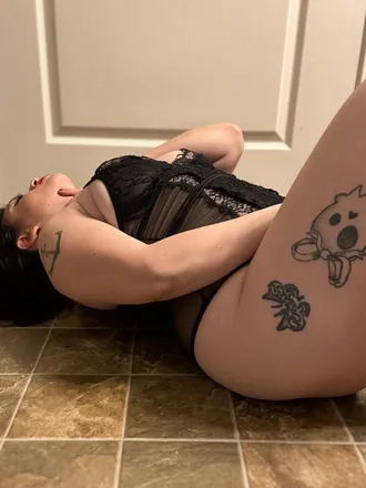 OnlyFans cuenta bee-k19 header 2