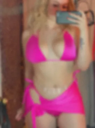 OnlyFans cuenta holidaeinn header 2