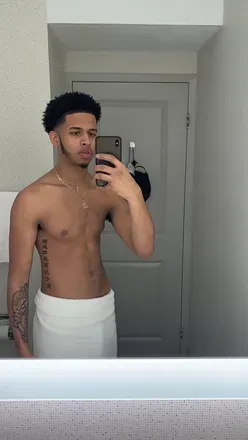 OnlyFans cuenta prettyboii.e header 2