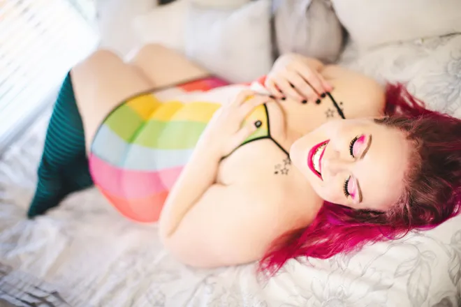OnlyFans account  xxxclementine header 2