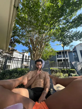 OnlyFans cuenta justcomethere header 2