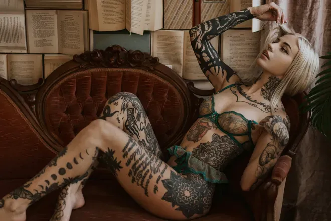 OnlyFans account  darnitdom header 2