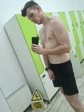 OnlyFans account  robibaby header 2