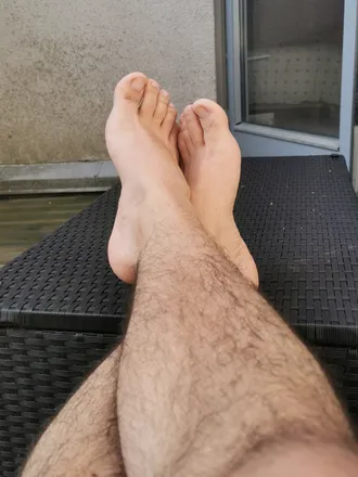 OnlyFans account  xavyfeets header 2
