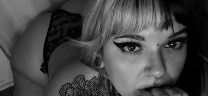 OnlyFans cuenta littledevildarlin header 2