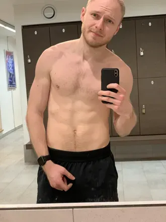 OnlyFans cuenta younghornyboy20 avatar 1