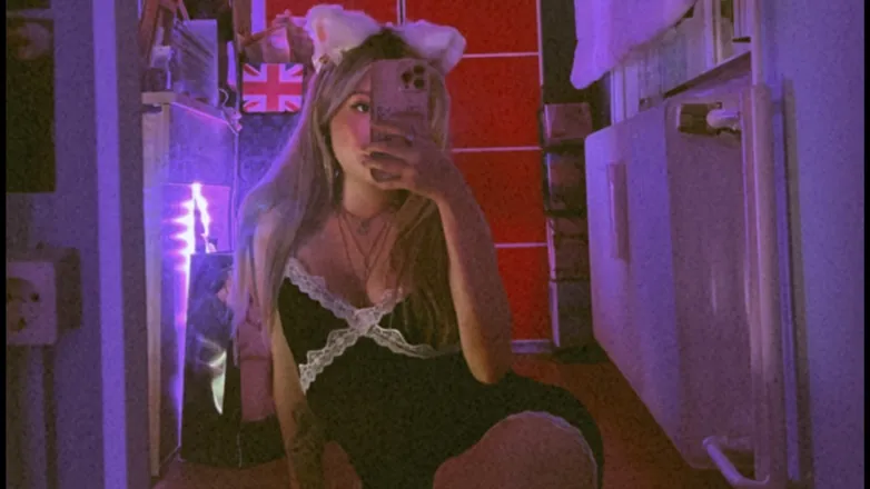 OnlyFans cuenta dinosaurgirli header 2