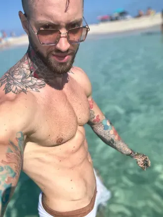 OnlyFans account  viktoroneefree avatar 1