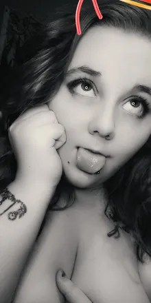 OnlyFans cuenta purple_puffs header 2