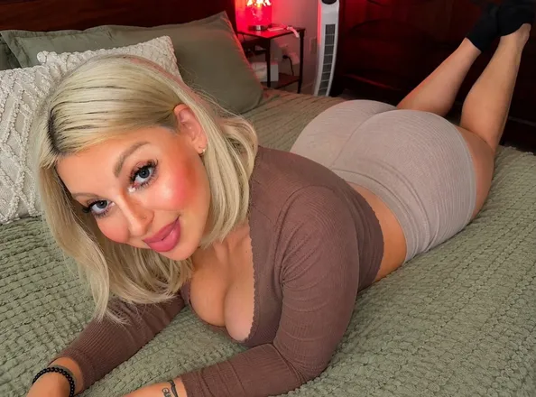 OnlyFans cuenta arabblondie header 2