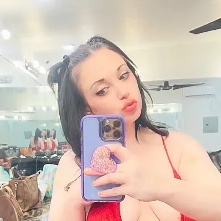 OnlyFans cuenta kyraryleee avatar 1