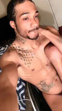OnlyFans account  chainless27 header 2