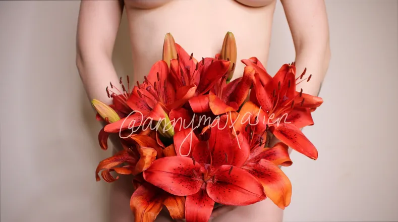 OnlyFans cuenta anonymouxalien header 2
