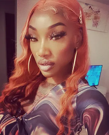 OnlyFans account  leascott header 2