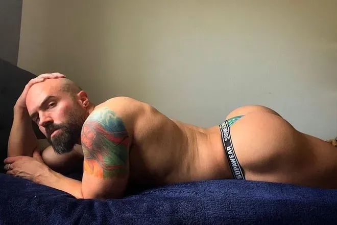 OnlyFans cuenta theboringgayguy header 2