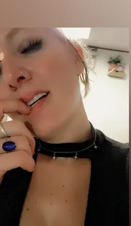 OnlyFans cuenta coracorella header 2
